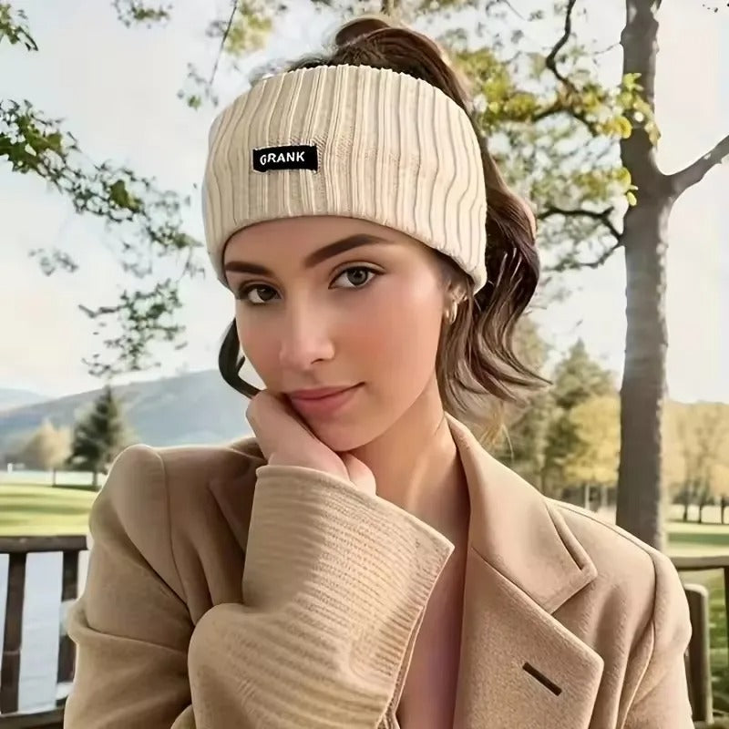 bandeau pour cheuveux beige femme se promène dans le parc