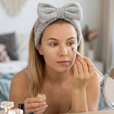 bandeau pour cheveux gris pratique