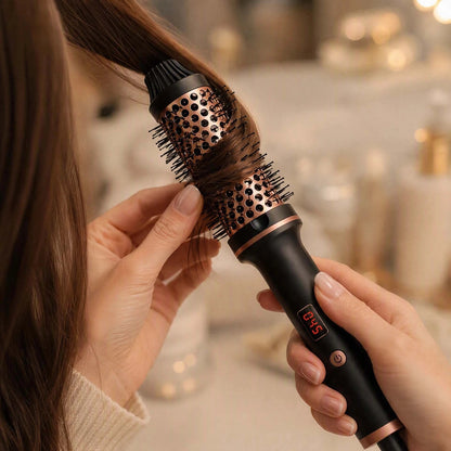 brosse cheveux noir enroulé au cheveux