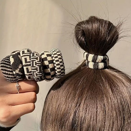 elastique cheveux à carreaux attache bien les cheveux